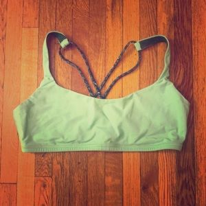 Lululemon Free To Be bra